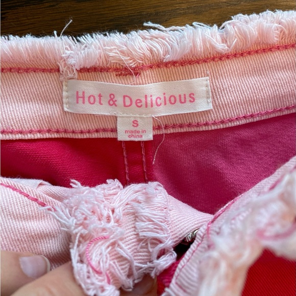 Pink denim booty shorts - Picture 3 of 3